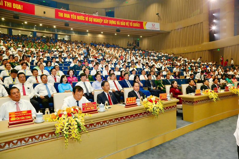 Hải Ph&ograve;ng t&ocirc;n vinh 235 gương điển h&igrave;nh ti&ecirc;n tiến tại Đại hội thi đua y&ecirc;u nước lần thứ I- Ảnh 1.