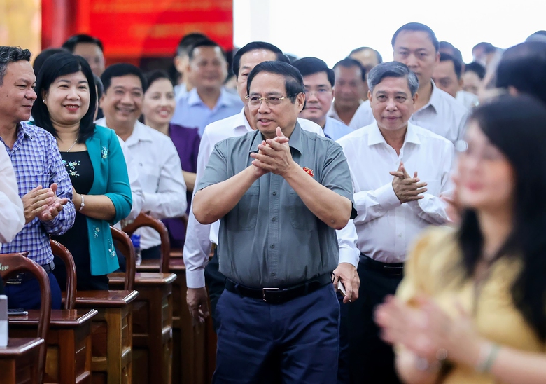 Thủ tướng: Cần Thơ phải huy động mọi nguồn lực, quyết t&acirc;m tăng trưởng hai con số năm 2025- Ảnh 1.