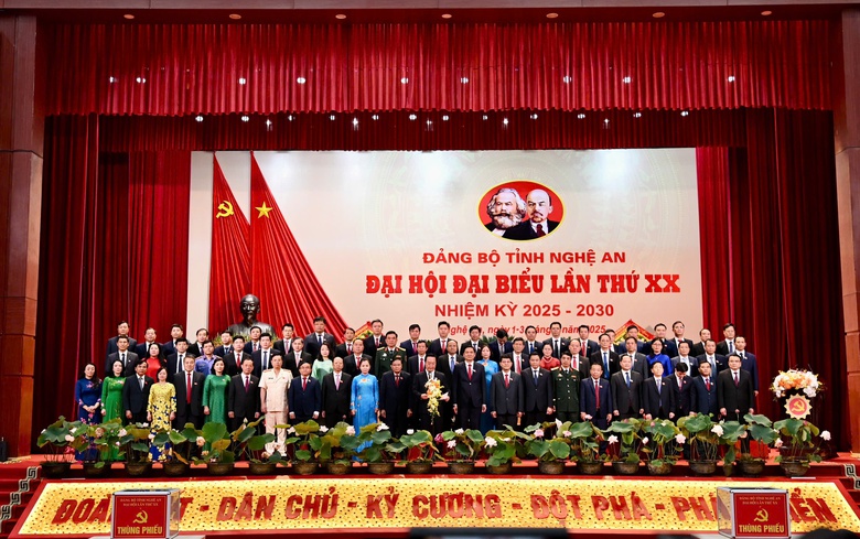 &Ocirc;ng Nguyễn Đức Trung t&aacute;i đắc cử B&iacute; thư Tỉnh ủy Nghệ An- Ảnh 1.