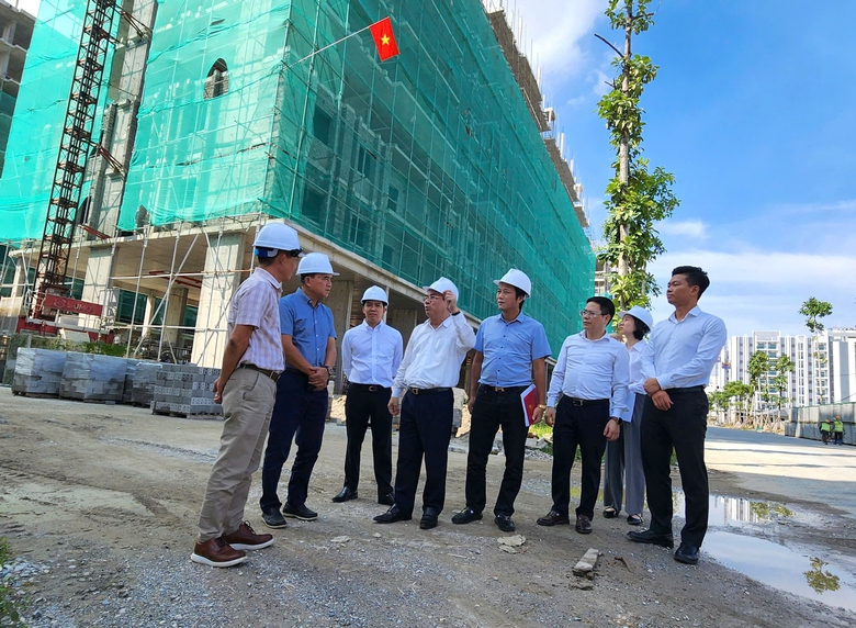 Thứ trưởng Nguyễn Văn Sinh kiểm tra tiến độ đề &aacute;n 1 triệu căn hộ nh&agrave; ở x&atilde; hội tại Bắc Ninh- Ảnh 1.