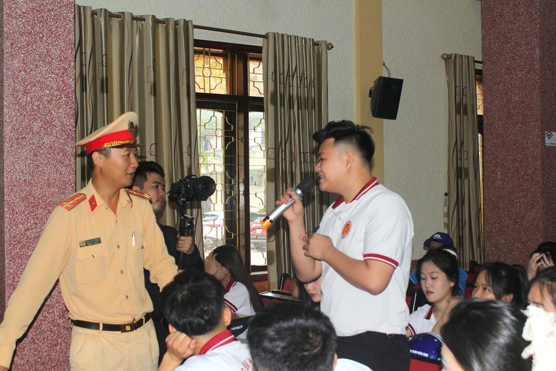 Biến mỗi sinh vi&ecirc;n th&agrave;nh một đại sứ văn h&oacute;a giao th&ocirc;ng- Ảnh 4.