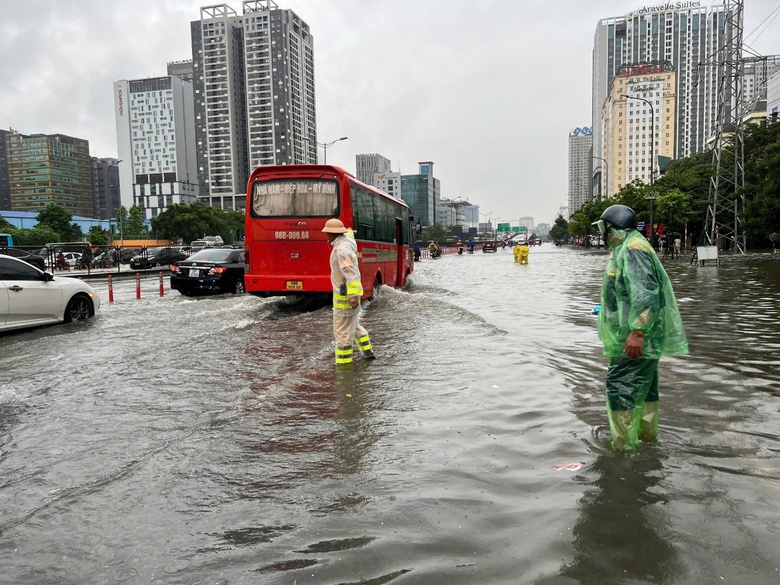 Sở X&acirc;y dựng H&agrave; Nội đề xuất giải ph&aacute;p n&agrave;o để khắc phục t&igrave;nh trạng &uacute;ng ngập nội đ&ocirc;?- Ảnh 1.