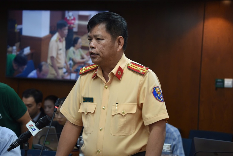 TP.HCM: Đề xuất người vi phạm giao th&ocirc;ng c&oacute; thể phải đi thu gom r&aacute;c, sơn kẻ đường- Ảnh 1.