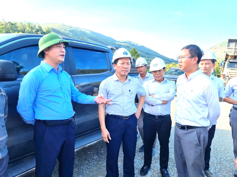 Thứ trưởng Nguyễn Việt H&ugrave;ng y&ecirc;u cầu quyết liệt đẩy tiến độ cao tốc qua Gia Lai, Đắk Lắk- Ảnh 3.