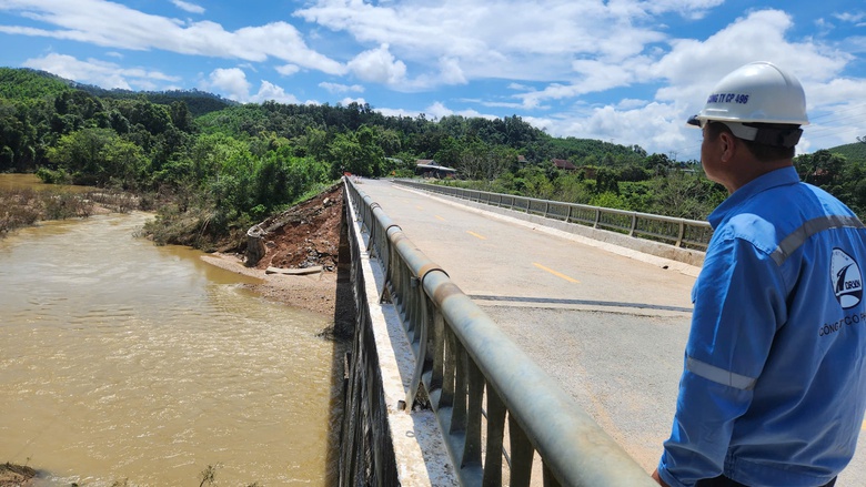 &ldquo;B&atilde;o chồng b&atilde;o, lũ chồng lũ&rdquo;, Nghệ An cần hỗ trợ 132 tỷ đồng để đảm bảo giao th&ocirc;ng- Ảnh 4.