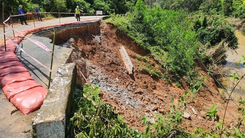 &ldquo;B&atilde;o chồng b&atilde;o, lũ chồng lũ&rdquo;, Nghệ An cần hỗ trợ 132 tỷ đồng để đảm bảo giao th&ocirc;ng- Ảnh 2.