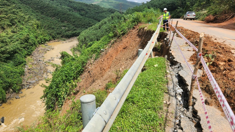 &ldquo;B&atilde;o chồng b&atilde;o, lũ chồng lũ&rdquo;, Nghệ An cần hỗ trợ 132 tỷ đồng để đảm bảo giao th&ocirc;ng- Ảnh 3.