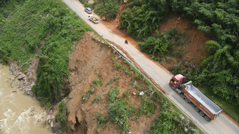&ldquo;B&atilde;o chồng b&atilde;o, lũ chồng lũ&rdquo;, Nghệ An cần hỗ trợ 132 tỷ đồng để đảm bảo giao th&ocirc;ng- Ảnh 9.
