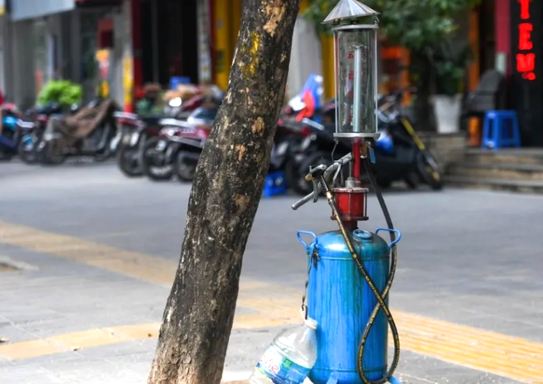 Còn khoảng trống pháp luật trong kinh doanh điểm xăng dầu quy mô nhỏ- Ảnh 2. Còn khoảng trống pháp luật trong kinh doanh điểm xăng dầu quy mô nhỏ- Ảnh 2.