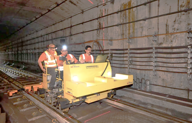 Robot bảo tr&igrave; đường ray t&agrave;u điện ngầm ở Singapore - Ảnh 1.