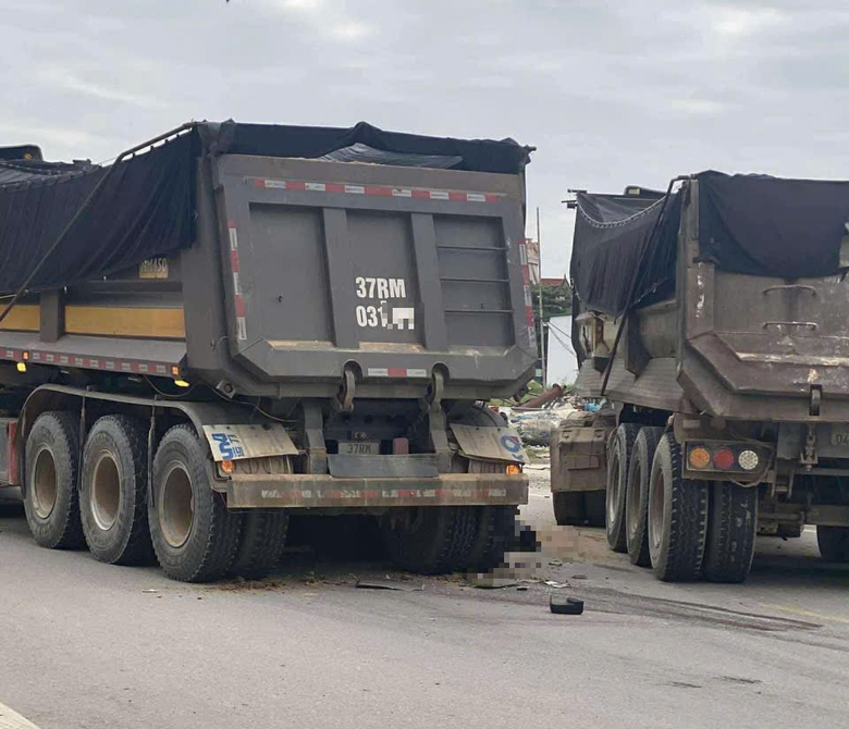 Nghệ An: Một ng&agrave;y, li&ecirc;n tiếp hai vụ tai nạn xe đầu k&eacute;o v&agrave; xe m&aacute;y khiến hai người tử vong- Ảnh 1.
