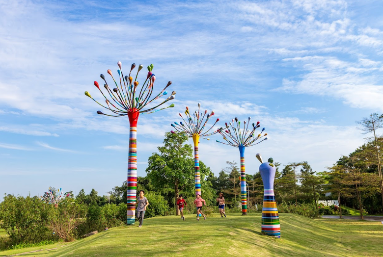 Art In The Forest: H&agrave;nh tr&igrave;nh 10 năm phi&ecirc;u du với nghệ thuật đương đại của Flamingo- Ảnh 3.