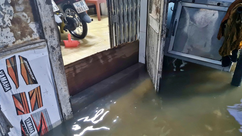 C&agrave; Mau: Triều cường d&acirc;ng cao, cuộc sống người d&acirc;n đảo lộn- Ảnh 8.