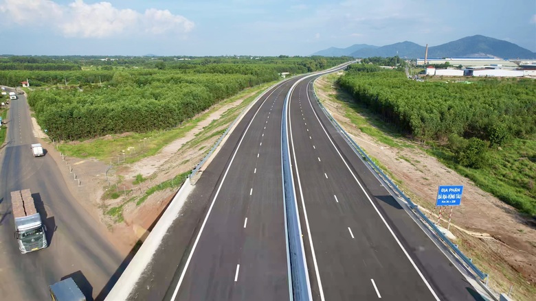 TP.HCM - Đồng Nai: H&igrave;nh th&agrave;nh &ldquo;tam gi&aacute;c v&agrave;ng&rdquo; giao thương ph&iacute;a Nam- Ảnh 2.