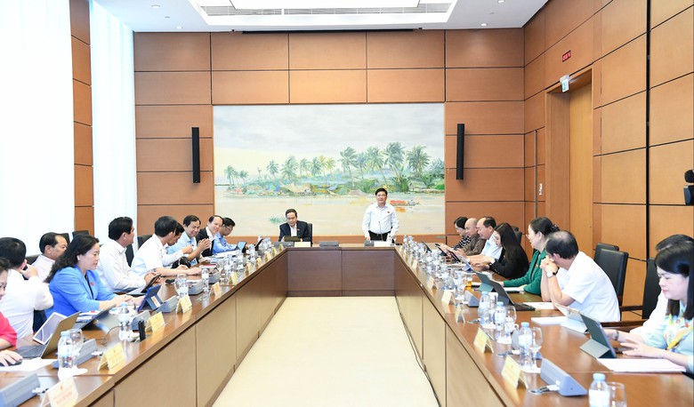 Chủ tịch Quốc hội: Cần ưu đ&atilde;i thuế, đất đai để khuyến kh&iacute;ch tư nh&acirc;n đầu tư s&acirc;n bay- Ảnh 2.