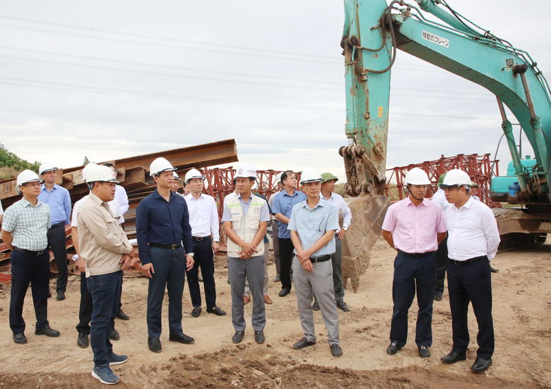 Bắc Ninh thúc tiến độ dự án cầu Kênh Vàng hơn 2.200 tỷ đồng- Ảnh 1. Bắc Ninh thúc tiến độ dự án cầu Kênh Vàng hơn 2.200 tỷ đồng- Ảnh 1.
