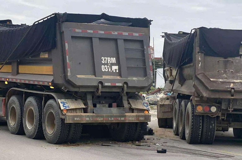 Hiện trường vụ tai nạn khiến &ocirc;ng H tử vong tại chỗ.