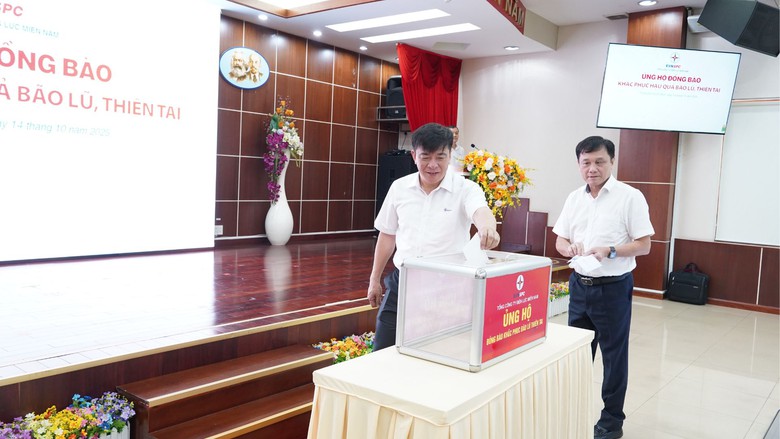 EVNSPC đóng góp gần 10 tỷ đồng ủng hộ đồng bào khắc phục hậu quả bão lũ và nhân dân Cu Ba- Ảnh 1. EVNSPC đóng góp gần 10 tỷ đồng ủng hộ đồng bào khắc phục hậu quả bão lũ và nhân dân Cu Ba- Ảnh 1.