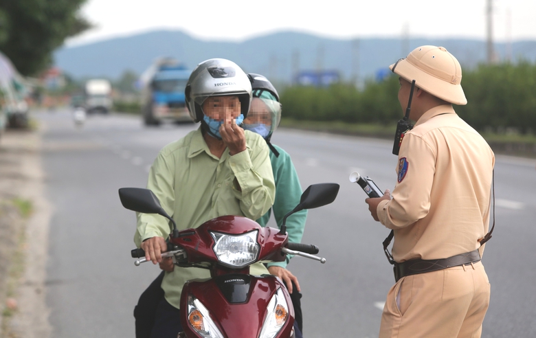 Thanh H&oacute;a: Siết chặt xử l&yacute; vi phạm, k&eacute;o giảm TNGT- Ảnh 1.