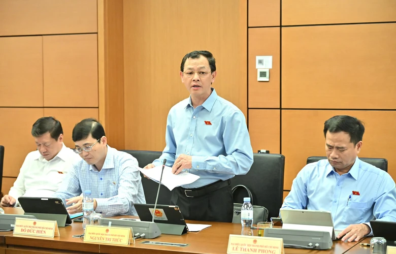 Đại biểu băn khoăn nếu giao Bộ GD&ĐT quản l&yacute; to&agrave;n bộ hệ thống đ&agrave;o tạo ng&agrave;nh Y tế- Ảnh 1.