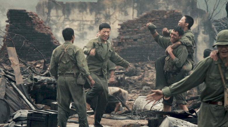 Kh&aacute;n giả nhận v&eacute; miễn ph&iacute; &ldquo;Mưa đỏ&rdquo; v&agrave; &ldquo;Tử chiến tr&ecirc;n kh&ocirc;ng&rdquo; tại Hội chợ M&ugrave;a thu ở đ&acirc;u?- Ảnh 2.