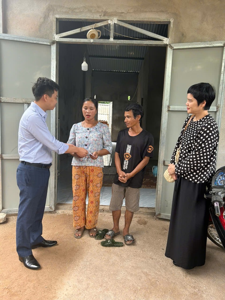 Những người &acirc;m thầm tạo dựng ch&iacute;nh s&aacute;ch, g&oacute;p phần đem đến m&aacute;i ấm cho mu&ocirc;n nh&agrave;- Ảnh 5.