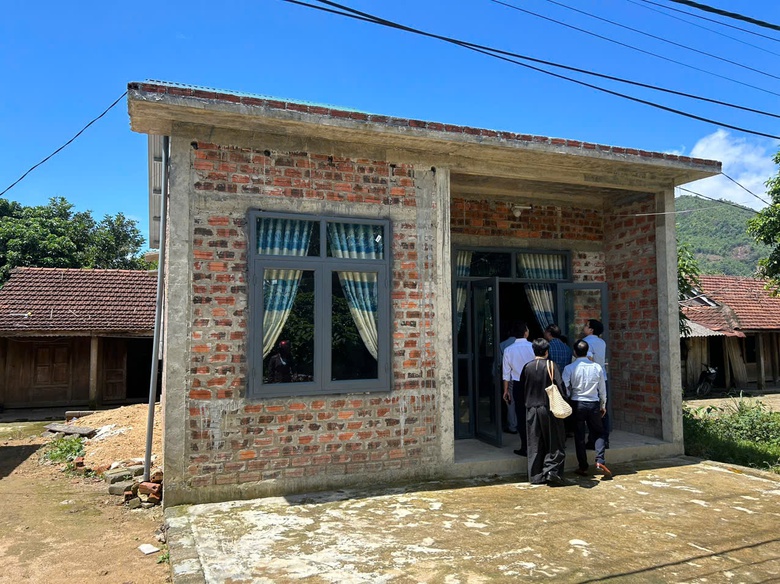 Những người &acirc;m thầm tạo dựng ch&iacute;nh s&aacute;ch, g&oacute;p phần đem đến m&aacute;i ấm cho mu&ocirc;n nh&agrave;- Ảnh 11.