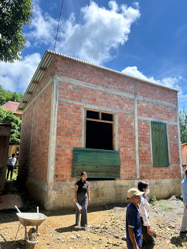 Những người &acirc;m thầm tạo dựng ch&iacute;nh s&aacute;ch, g&oacute;p phần đem đến m&aacute;i ấm cho mu&ocirc;n nh&agrave;- Ảnh 9.