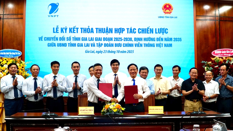 Gia Lai th&uacute;c đẩy mạnh mẽ ch&iacute;nh quyền số, kinh tế số v&agrave; x&atilde; hội số- Ảnh 3.