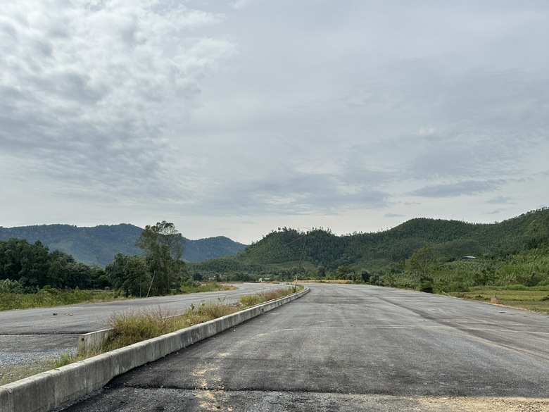 Ph&uacute; Thọ: Đẩy nhanh tiến độ dự &aacute;n Hạ tầng giao th&ocirc;ng kết nối V&ugrave;ng Thủ đ&ocirc;- Ảnh 2.