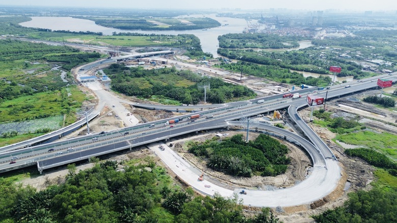 Sự cố lún cục bộ tại dự án Vành đai 3 không ảnh hưởng kế hoạch thông xe tuyến chính- Ảnh 1. Sự cố lún cục bộ tại dự án Vành đai 3 không ảnh hưởng kế hoạch thông xe tuyến chính- Ảnh 1.