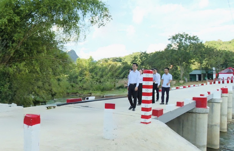 Đường b&ecirc; t&ocirc;ng về bản, n&ocirc;ng th&ocirc;n Lạng Sơn đổi thay từng ng&agrave;y- Ảnh 1.