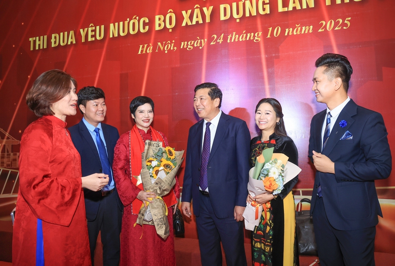 Bộ trưởng Bộ X&acirc;y dựng ph&aacute;t động to&agrave;n ng&agrave;nh thi đua thực hiện c&aacute;c nhiệm vụ giai đoạn mới- Ảnh 2.