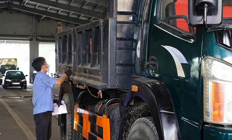 Quy định đăng kiểm mới - Bước tiến quan trọng loại bỏ xe quá niên hạn, đảm bảo ATGT- Ảnh 2. Quy định đăng kiểm mới - Bước tiến quan trọng loại bỏ xe quá niên hạn, đảm bảo ATGT- Ảnh 2.