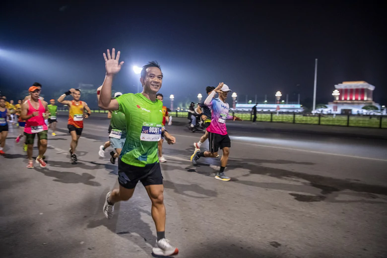 VPBank Hanoi International Marathon 2025, cung đường chạy đậm chất thu Hà Nội- Ảnh 5.