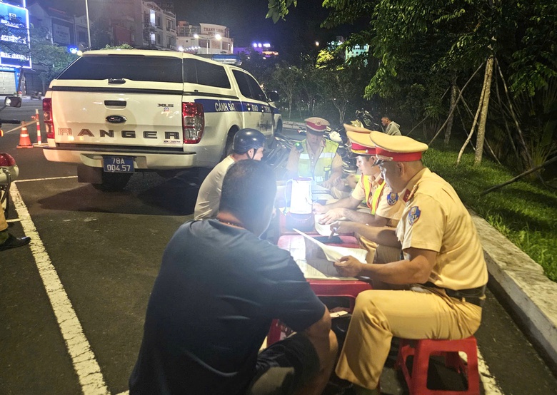 Trừ điểm giấy ph&eacute;p l&aacute;i xe: Mỗi điểm trừ l&agrave; một b&agrave;i học về &yacute; thức giao th&ocirc;ng- Ảnh 2.