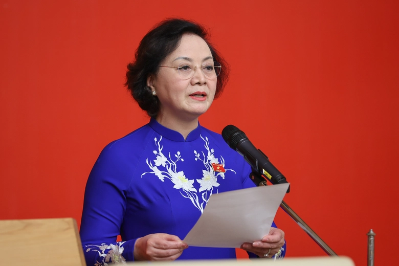 Thủ tướng trao quyết định bổ nhiệm v&agrave; giao nhiệm vụ cho 2 Ph&oacute; Thủ tướng, 3 Bộ trưởng- Ảnh 5.