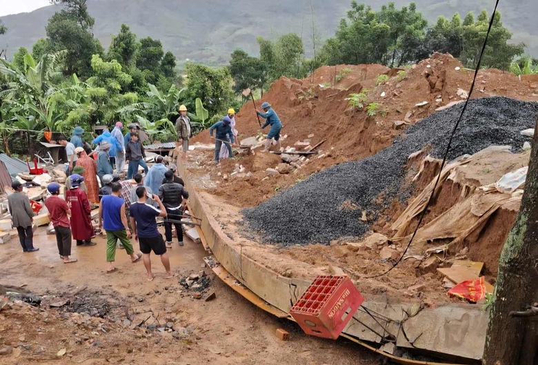 Nguy&ecirc;n nh&acirc;n l&agrave;m sập nh&agrave; khiến 5 người thương vong ở Đắk Lắk- Ảnh 1.