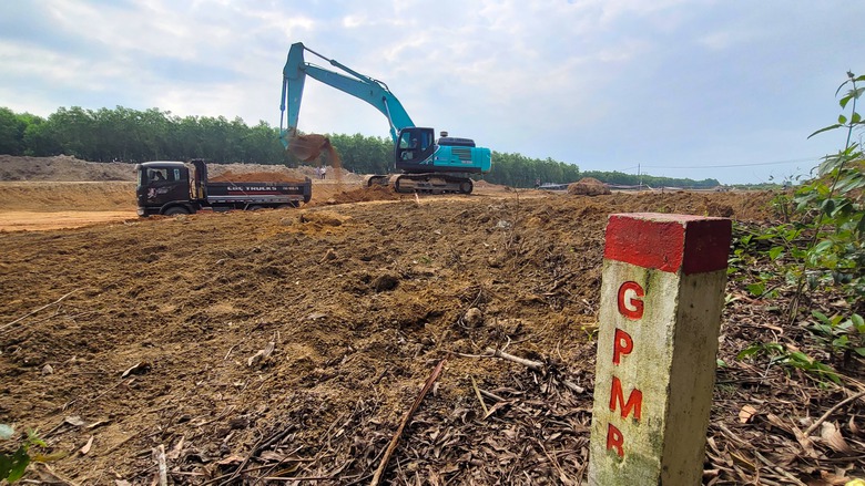 Quảng Ng&atilde;i: Cấp x&atilde; đề xuất lược bớt thủ tục, đẩy nhanh giải ph&oacute;ng mặt bằng c&aacute;c dự &aacute;n- Ảnh 2.