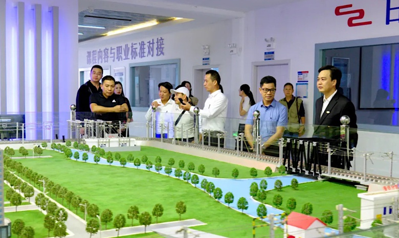 Th&uacute;c đẩy hợp t&aacute;c &ldquo;3 nh&agrave;&rdquo; trong đ&agrave;o tạo, chuẩn bị nh&acirc;n lực đường sắt tốc độ cao- Ảnh 1.