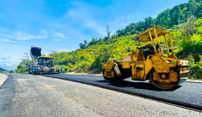 Thi công dứt điểm vị trí dở dang, đẩy nhanh tiến độ nâng cấp QL14E- Ảnh 1. Thi công dứt điểm vị trí dở dang, đẩy nhanh tiến độ nâng cấp QL14E- Ảnh 1.