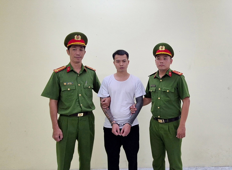 TP.HCM: Bắt chủ t&agrave;i khoản TikTok &ldquo;T&agrave;ng Keng &Ocirc;ng Tr&ugrave;m&rdquo; xuy&ecirc;n tạc hoạt động cứu trợ- Ảnh 1.