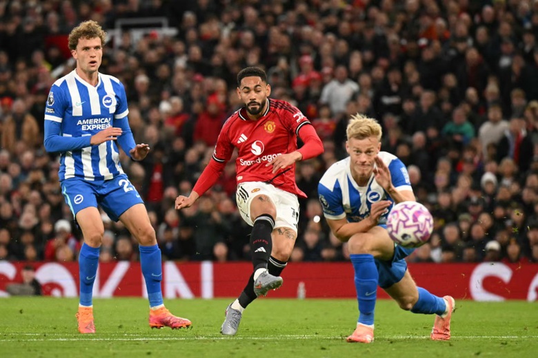 Thắng kịch t&iacute;nh Brighton, MU trở lại cuộc đua Top 4 Ngoại hạng Anh- Ảnh 1.