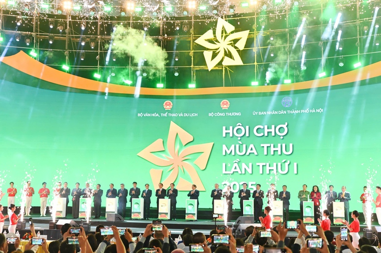 Khai mạc Hội chợ M&ugrave;a Thu 2025 - điểm hẹn giao thương- Ảnh 3.