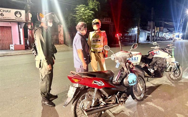 T&acirc;y Ninh: S&aacute;u ng&agrave;y xử phạt h&agrave;ng trăm trường hợp vi phạm nồng độ cồn