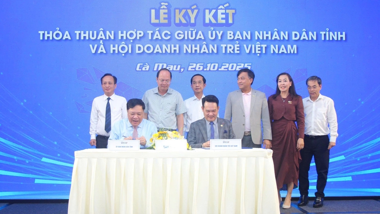 Cà Mau sẽ phát triển mạnh mẽ nhờ lợi thế cảng lưỡng dụng Hòn Khoai- Ảnh 4.