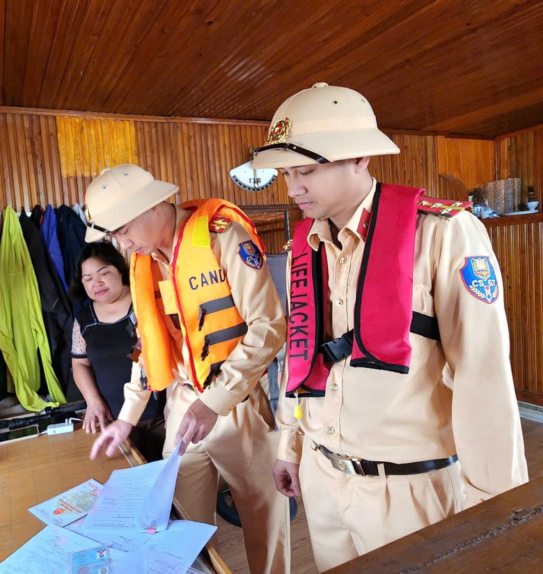 Ph&uacute; Thọ: Tăng cường c&aacute;c giải ph&aacute;p đảm bảo an to&agrave;n giao th&ocirc;ng đường thủy sau s&aacute;p nhập- Ảnh 3.