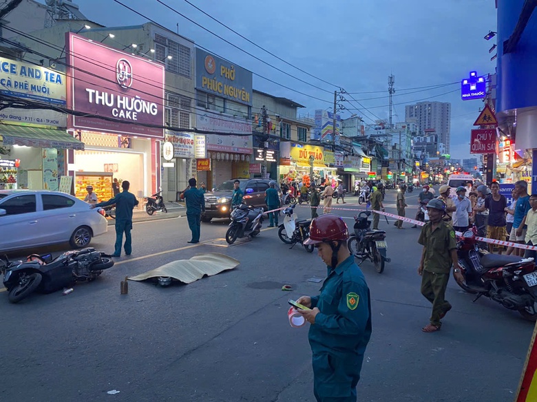 TP.HCM: Hai xe m&aacute;y va chạm tr&ecirc;n đường Hậu Giang, một người tử vong- Ảnh 1.