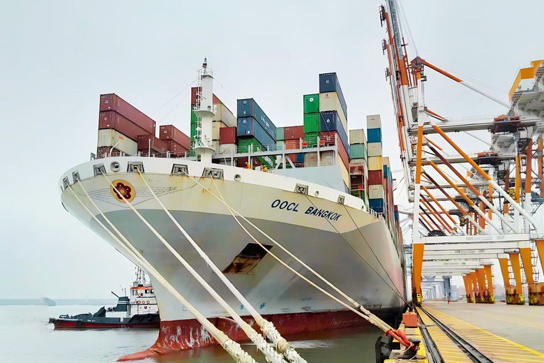 Tân Cảng Cái Mép - Thị Vải năm thứ hai liên tiếp đón Teu hàng thứ 1 triệu thông qua- Ảnh 2. Tân Cảng Cái Mép - Thị Vải năm thứ hai liên tiếp đón Teu hàng thứ 1 triệu thông qua- Ảnh 2.