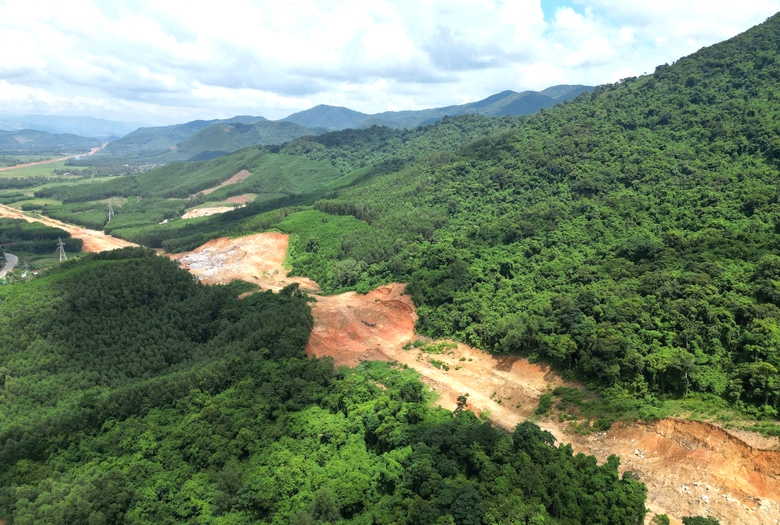 Gia Lai chuyển đổi gần 9ha rừng làm dự án trạm dừng nghỉ cao tốc Bắc - Nam- Ảnh 2. Gia Lai chuyển đổi gần 9ha rừng làm dự án trạm dừng nghỉ cao tốc Bắc - Nam- Ảnh 2.